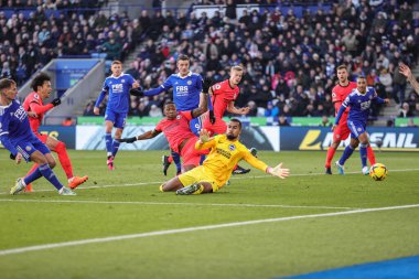 Marc Albrighton #11 of Leicester City scores to make it 1-1 during the Premier League match Leicester City vs Brighton and Hove Albion at King Power Stadium, Leicester, United Kingdom, 21st January 202