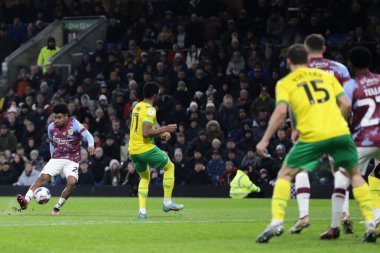 Ian Maatsen #29 of Burnley shoots during the Sky Bet Championship match Burnley vs West Bromwich Albion at Turf Moor, Burnley, United Kingdom, 20th January 202