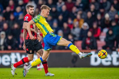Sam Surridge #16 of Nottingham Forest looks to get on the end of a cross during the Premier League match Bournemouth vs Nottingham Forest at Vitality Stadium, Bournemouth, United Kingdom, 21st January 202