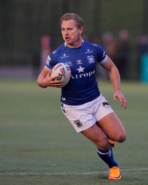 Brad Dwyer #33 of Hull FC makes a break during the Rugby League Pre Season match Sheffield Eagles vs Hull FC at Sheffield Olympic Legacy Park, Sheffield, United Kingdom, 22nd January 202
