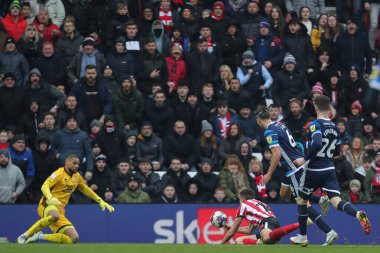 Dael Fry #6 of Middlesbrough fouls Ross Stewart #14 of Sunderland inside the penalty area resulting in a red card and a penalty awarded to Sunderland during the Sky Bet Championship match Sunderland vs Middlesbrough at Stadium Of Light, Sunderland, U