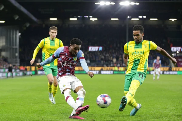 Nathan Tella #23 of Burnley crosses the ball during the Sky Bet Championship match Burnley vs West Bromwich Albion at Turf Moor, Burnley, United Kingdom, 20th January 202