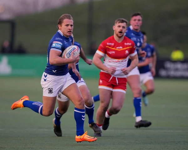 Brad Dwyer #33 of Hull FC makes a break during the Rugby League Pre Season match Sheffield Eagles vs Hull FC at Sheffield Olympic Legacy Park, Sheffield, United Kingdom, 22nd January 202