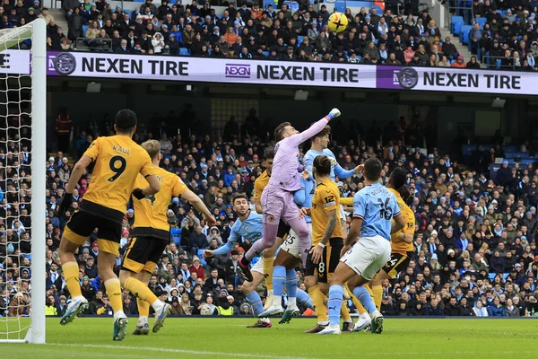 Jose Sa #1 of Wolverhampton Wanderers punches the ball clear during the Premier League match Manchester City vs Wolverhampton Wanderers at Etihad Stadium, Manchester, United Kingdom, 22nd January 202