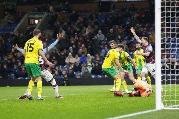 Burnley players appeal for handball during the Sky Bet Championship match Burnley vs West Bromwich Albion at Turf Moor, Burnley, United Kingdom, 20th January 202