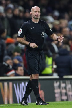 Referee Paul Tierney during the Premier League match Fulham vs Tottenham Hotspur at Craven Cottage, London, United Kingdom, 23rd January 202
