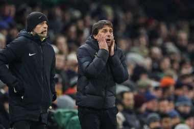Antonio Conte manager of Totitehanm Hotspur reacts during the Premier League match Fulham vs Tottenham Hotspur at Craven Cottage, London, United Kingdom, 23rd January 202