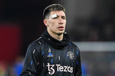 Lisandro Martnez #6 of Manchester United during the pre-game warmup ahead of the Carabao Cup Semi-Finals match Nottingham Forest vs Manchester United at City Ground, Nottingham, United Kingdom, 25th January 2023