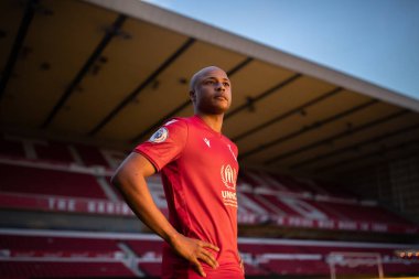 Nottingham Ormanı, 2 Şubat 2023 'te Nottingham, İngiltere' deki City Ground 'da kısa süreli bir anlaşma için Andr Ayew' i serbest bıraktı.