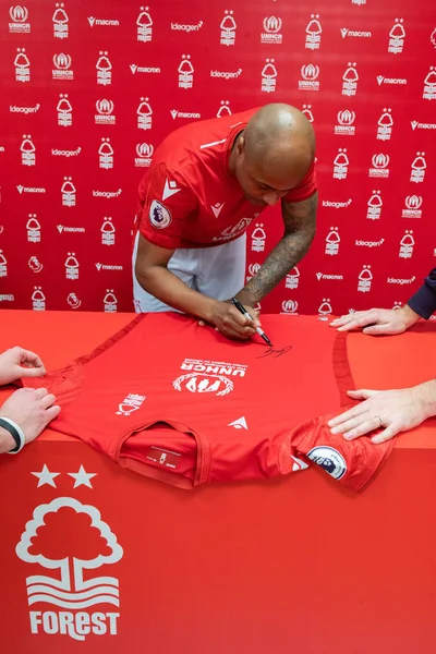 Nottingham Ormanı, 2 Şubat 2023 'te Nottingham, İngiltere' deki City Ground 'da kısa süreli bir anlaşma için Andr Ayew' i serbest bıraktı.