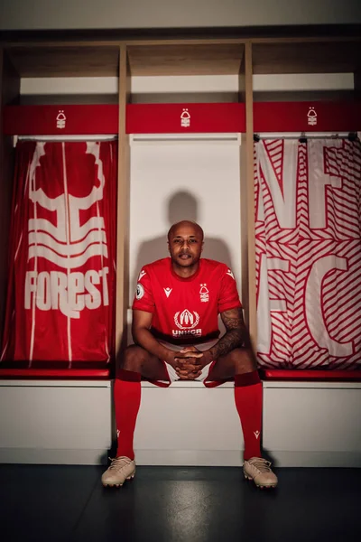 Nottingham Ormanı, 2 Şubat 2023 'te Nottingham, İngiltere' deki City Ground 'da kısa süreli bir anlaşma için Andr Ayew' i serbest bıraktı.