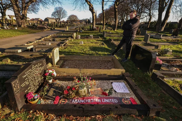 Headstone Tommy Taylor 65Th Anniversary Munich Air Disaster Taylor Barnsley — ストック写真