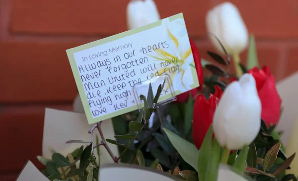 Message Left Flowers Manchester United Mark 65Th Anniversary Munich Air — Stock Photo, Image