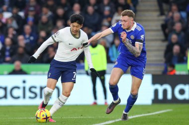 Son Heung-Min #7 of Tottenham Hotspur holds off Harry Souttar #15 of Leicester City during the Premier League match Leicester City vs Tottenham Hotspur at King Power Stadium, Leicester, United Kingdom, 11th February 202