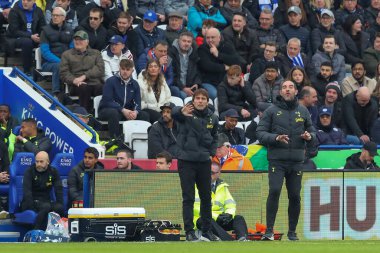 Antonio Conte manager of Tottenham Hotspur gives his players instructions during the Premier League match Leicester City vs Tottenham Hotspur at King Power Stadium, Leicester, United Kingdom, 11th February 202