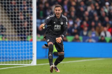 Danny Ward #1 of Leicester City gives his teammates instructions during the Premier League match Leicester City vs Tottenham Hotspur at King Power Stadium, Leicester, United Kingdom, 11th February 202