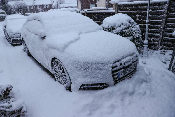 Cars Covered Deep Snow Heavy Snow Hits Barnsley Yellow Warning — Stock Photo, Image