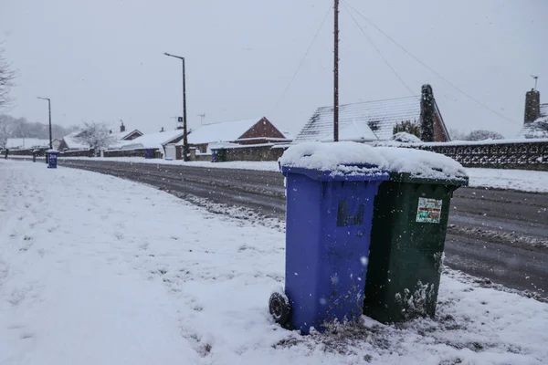 Recycling Bin Abandoned Local Authorities Cancel Collections Heavy Snow Hits — Stock Photo, Image