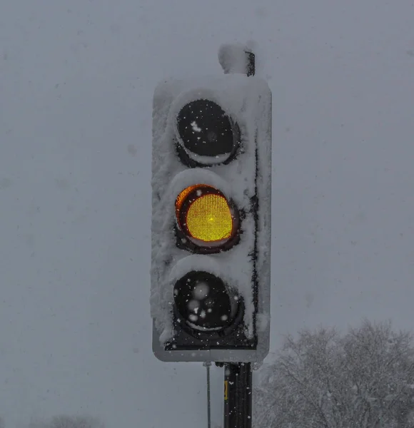 Traffic Light Covered Snow Heavy Snow Hits Barnsley Yellow Warning — Stock Photo, Image