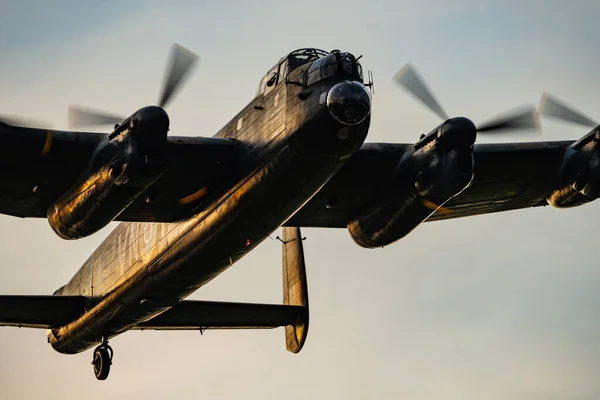 Vuelo Lancaster Vuelve Raf Coningsby Después Del Pasado Volador Por —  Fotos de Stock