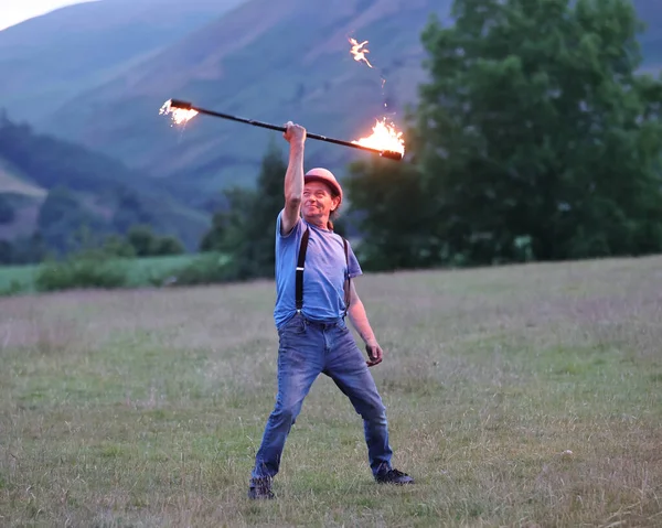 Attendee Swirls Fire Stick Entertain Onlookers Castlerigg Stone Circle Summer — Stock Photo, Image