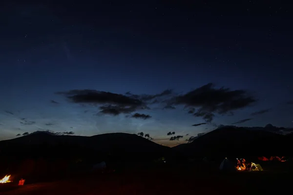 Gece Parlayan Bulutlar Castlerigg Taş Çemberi Yaz Gündönümü Kutlaması Ngiltere — Stok fotoğraf