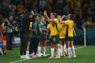 Avustralyalı Emily van Egmond, 27 Temmuz 2023 'te Avustralya' nın başkenti Brisbane 'deki Suncorp Stadyumu' nda oynanan FIFA Bayanlar Dünya Kupası 2023 B Grubu Kadınlar - Nijeryalı Kadınlar maçında 1-0 'lık galibiyetini kutluyor.