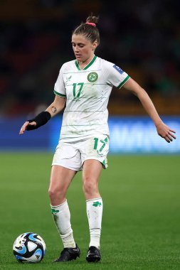 İrlandalı Sinead Louise Farrelly, 31 Temmuz 2023 tarihinde Brisbane, Avustralya 'daki Suncorp Stadyumu' nda oynanan FIFA Bayanlar Dünya Kupası 2023 B Grubu karşılaşmasında görüldü.