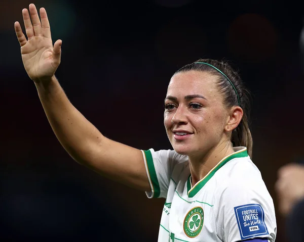 Katie Mccabe Ireland Taputtaa Yleisölle Fifa Women World Cup 2023 — kuvapankkivalokuva