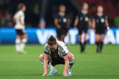 Almanya 'nın 5 numaralı Marina Hegering, 3 Ağustos 2023' te oynanan FIFA Dünya Kadınlar Kupası 2023 Grubu H Grubu karşılaşmasında elendiği için üzgün.