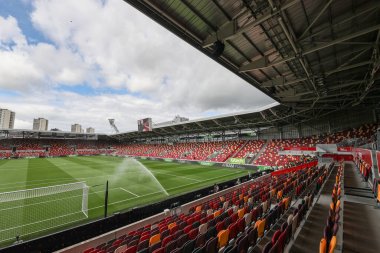 Brentford Community Stadyumu 'nun, 13 Ağustos 2023' te Brentford Tottenham Hotspur 'a karşı oynanan Premier League maçındaki genel görüntüsü.