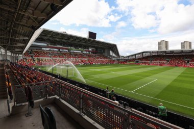 Brentford Community Stadyumu 'nun, 13 Ağustos 2023' te Brentford Tottenham Hotspur 'a karşı oynanan Premier League maçındaki genel görüntüsü.