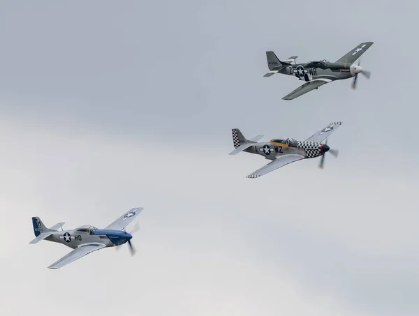 Trio 51D Mustangs Preforma Passo Alto Duxford Battle Britain Air — Foto Stock