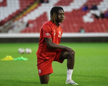 Barnsley 'den Fbio Jal # 12 EFL Kupası maçında ısınma turunda Barnsley, Manchester City U21' e karşı Oakwell, Barnsley, Birleşik Krallık, 26 Eylül 2023