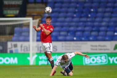 Manchester United 'dan 69 numaralı Sonny Aljofree 26 Eylül 2023' te İngiltere 'deki Toughsheet Community Stadyumu' nda oynanan EFL Trophy maçında Bolton Wanderers 'a karşı Manchester United maçında topun başına geçti.