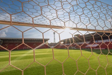 26 Eylül 2023 'te Oakwell, Barnsley, Barnsley' e karşı Manchester City U21 EFL Kupası öncesinde Oakwell 'de güneş parlıyor.