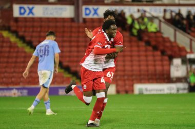 Barnsley 'den 47 numaralı Emmaisa Nzondo 26 Eylül 2023' te Oakwell, Barnsley, Birleşik Krallık 'ta oynanan EFL Kupası maçında 3-1 kazanma hedefini kutluyor.