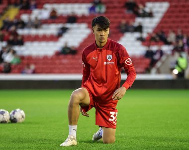 Barnsley 'den Nathan James # 37 EFL Kupası maçında maç öncesi ısınma oturumunda Barnsley, Manchester City U21' e karşı Oakwell, Barnsley, Birleşik Krallık, 26 Eylül 202