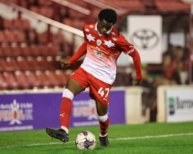 Emmaisa Nzondo # 47 of Barnsley EFL Kupa maçı sırasında Barnsley Manchester City U21 'e karşı Oakwell, Barnsley, Birleşik Krallık, 26 Eylül 2023