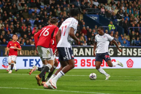 Nelson Khumbeni Bolton Wanderers Marca Gol Para Hacerlo Durante Partido — Foto de Stock