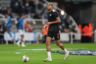 Newcastle United 'dan Joelinton # 7. Maç öncesi ısınma oturumunda Carabao Kupası üçüncü tur karşılaşmasında Newcastle United Manchester City ile St. James' s Park, Newcastle, İngiltere, 27 Eylül 202