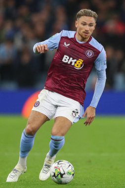 Aston Villa 'dan Matty Cash # 2. Carabao Kupası Üçüncü Raundda Villa Everton' a karşı Villa Park, Birmingham, Birleşik Krallık, 27 Eylül 202