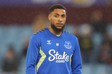 Everton 'dan Arnaut Danjuma # 10 Carabao Kupası 3. tur karşılaşması öncesinde ısınma turunda Aston Villa Everton' a karşı Villa Park, Birmingham, Birleşik Krallık, 27 Eylül 202