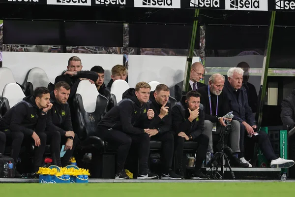 Eddie Howe Manager Newcastle United Siedzi Ławce Podczas Meczu Carabao — Zdjęcie stockowe