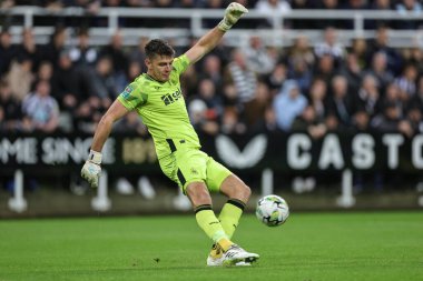 Newcastle United takımının 22 numaralı oyuncusu Newcastle United 'ın 27 Eylül 202' de St. James 's Park, Newcastle' da oynanan üçüncü tur karşılaşmasında gol attı.