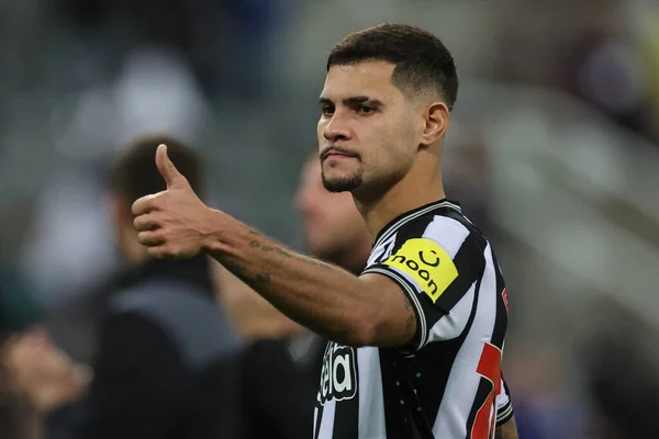 Bruno Guimares Newcastle United Applauds His Team Win Carabao Cup — Stock Photo, Image