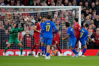 Liverpool 'dan Alisson Becker, UEFA Avrupa Ligi maçı Liverpool-Union Saint-Gilloise maçında Liverpool Liverpool, Liverpool, İngiltere' de 5 Ekim 202 'de Muhammed Amoura # 47' den bir film başlığı yakaladı.