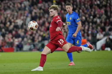 Liverpool 19 numaralı Harvey Elliott, 5 Ekim 202 'de İngiltere' nin Liverpool kentinde oynanan Liverpool-Union Saint-Gilloise maçında topu temizledi.