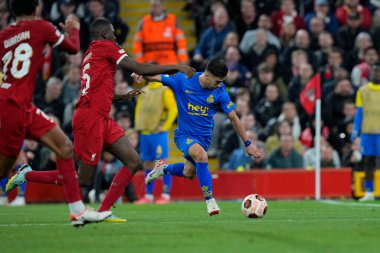 Union Saint-Gilloise 'den Muhammed Amoura # 47 UEFA Avrupa Ligi maçı sırasında Liverpool, Anfield, Liverpool, Birleşik Krallık' ta 5 Ekim 2023 'te Liverpool Konat # 5' da koşuyor.