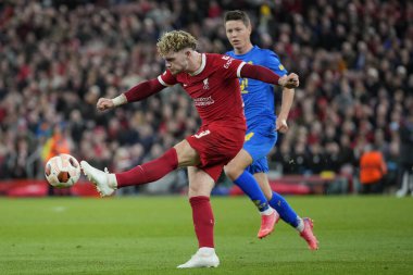 Liverpool 19 numaralı Harvey Elliott, 5 Ekim 202 'de İngiltere' nin Liverpool kentinde oynanan Liverpool-Union Saint-Gilloise maçında topu temizledi.